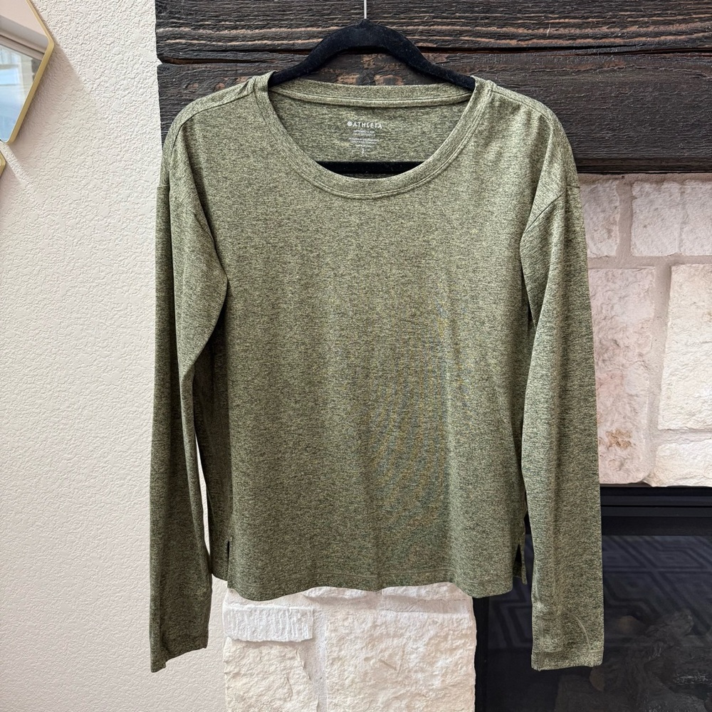 Athleta uptempo II top - gently used